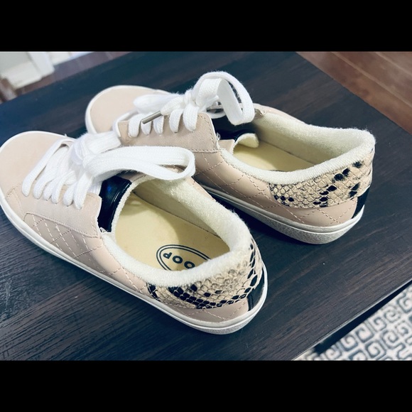 Scoop Women's Distressed Quilted Sneaker Size 6.5 - Picture 2 of 3